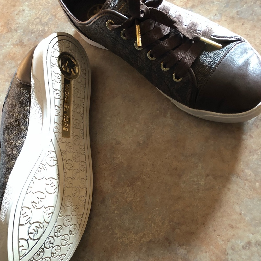 Micheal Kors sneakers